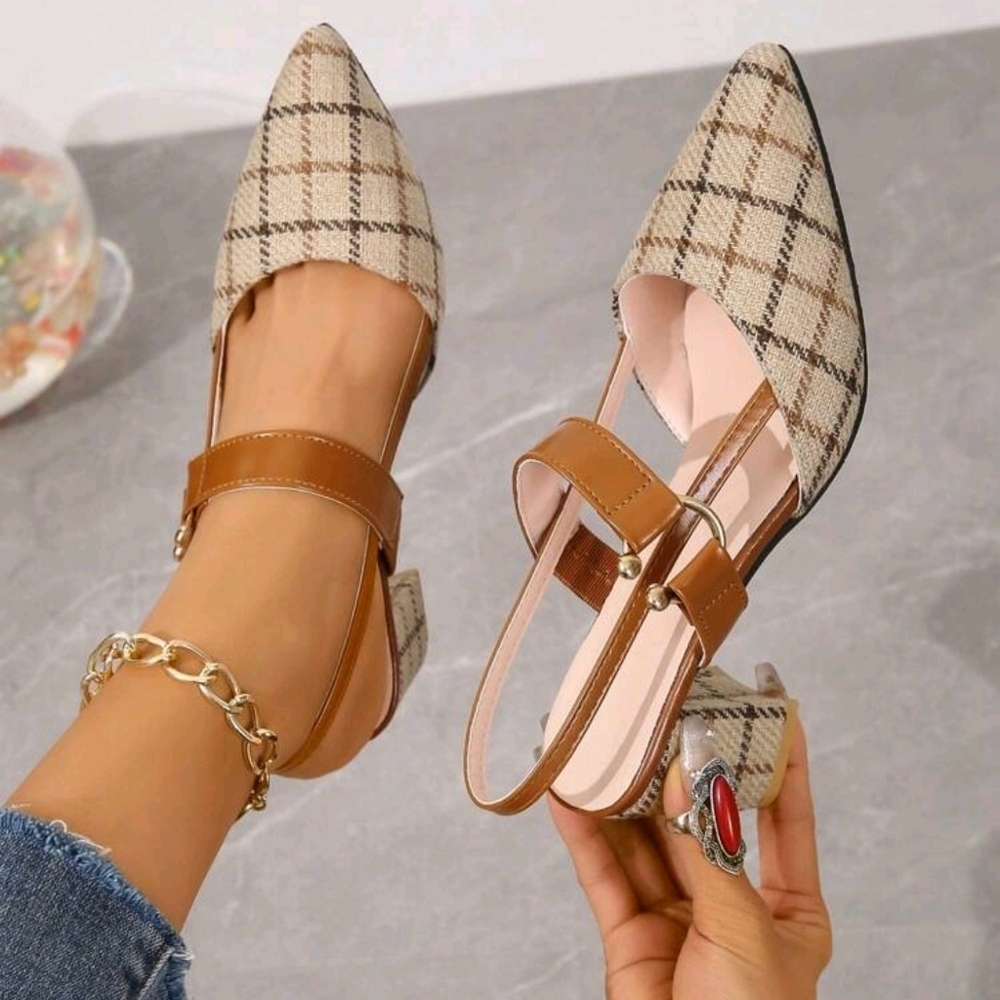 Women's Fashionable Square Fabric Material Peep Toe Chunky Hing Heels Sandals - Picture 3 of 6